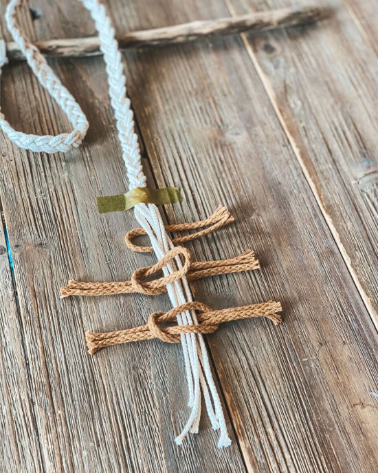 Feder-DIY-Katzenspielzeug-Makramee